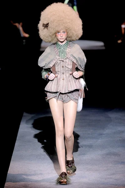 Look 2
